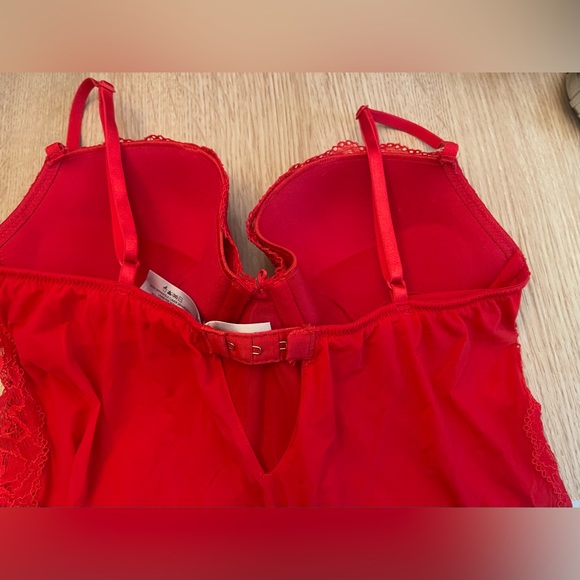 Victoria’s Secret Satin And Lace Embellished Cupped Mini Slip 34D - Picture 7 of 10